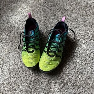Kids Green and Black Athletic Shoes